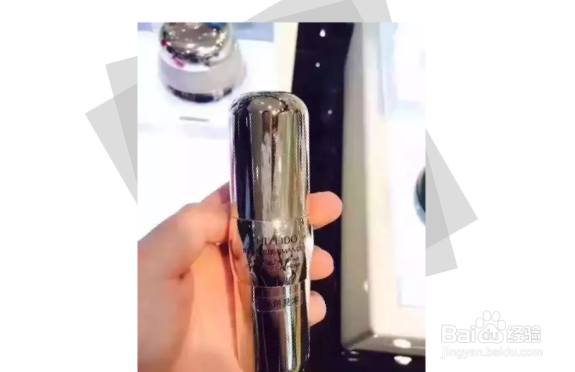 用最好的眼霜,熬最深的夜