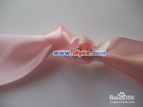 怎么用丝带做出漂亮蝴蝶结