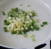 腌菜炒汤圆的做法？