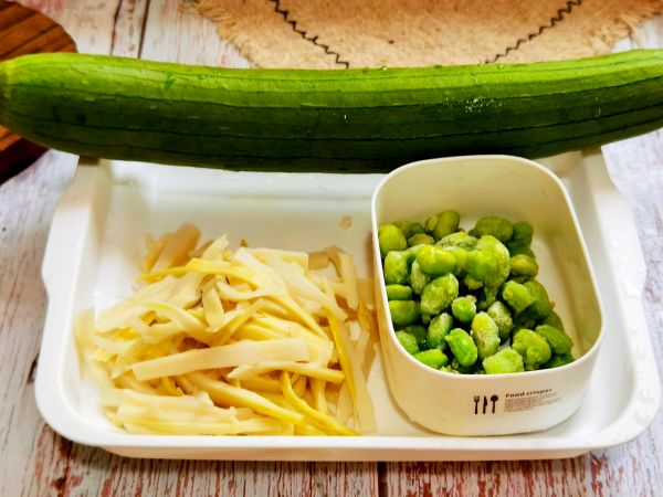 扁尖笋毛豆炒丝瓜