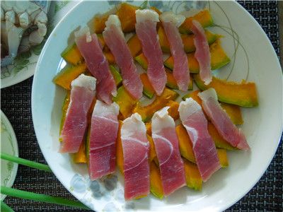 南瓜咸肉蒸白蟹