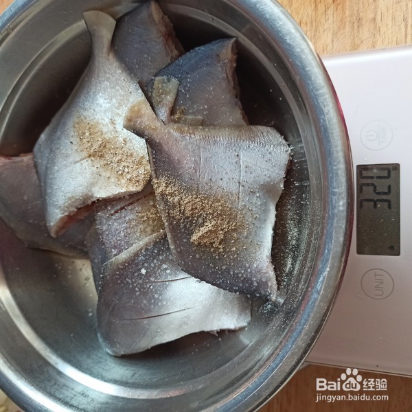 干炸小鲳鱼的做法