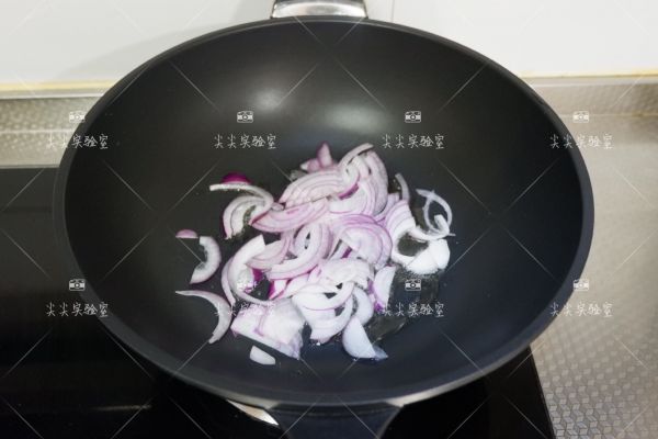 金枪鱼番茄炒乌冬