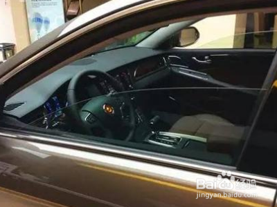 怎么去除车内玻璃上的雾？