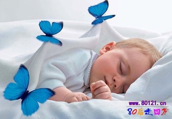 和宝宝分房睡有技巧，爸妈别硬来