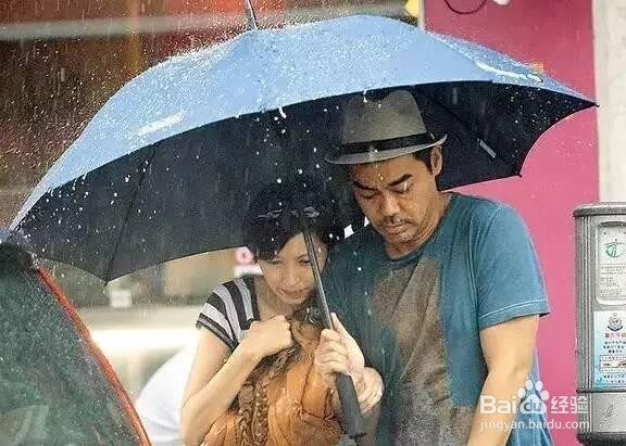 当年她嫁给了跑龙套出身的他，现在幸福了18年