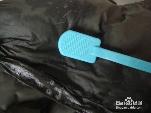 冬日羽绒服家里清洗技巧