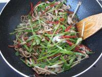 一分钟教你做辣椒炒肉