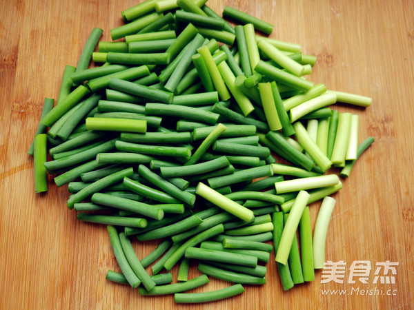 蒜薹炒鸡蛋的做法