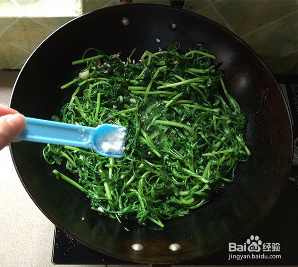 如何做出好吃的蒜蓉茼蒿菜