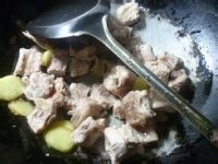 不一样的辣之泡椒排骨新吃饭