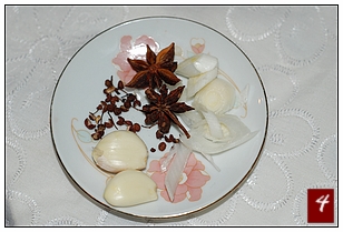 【猪肉炖粉条】菜里的粉条很给力！附炖肉容易烂的小窍门