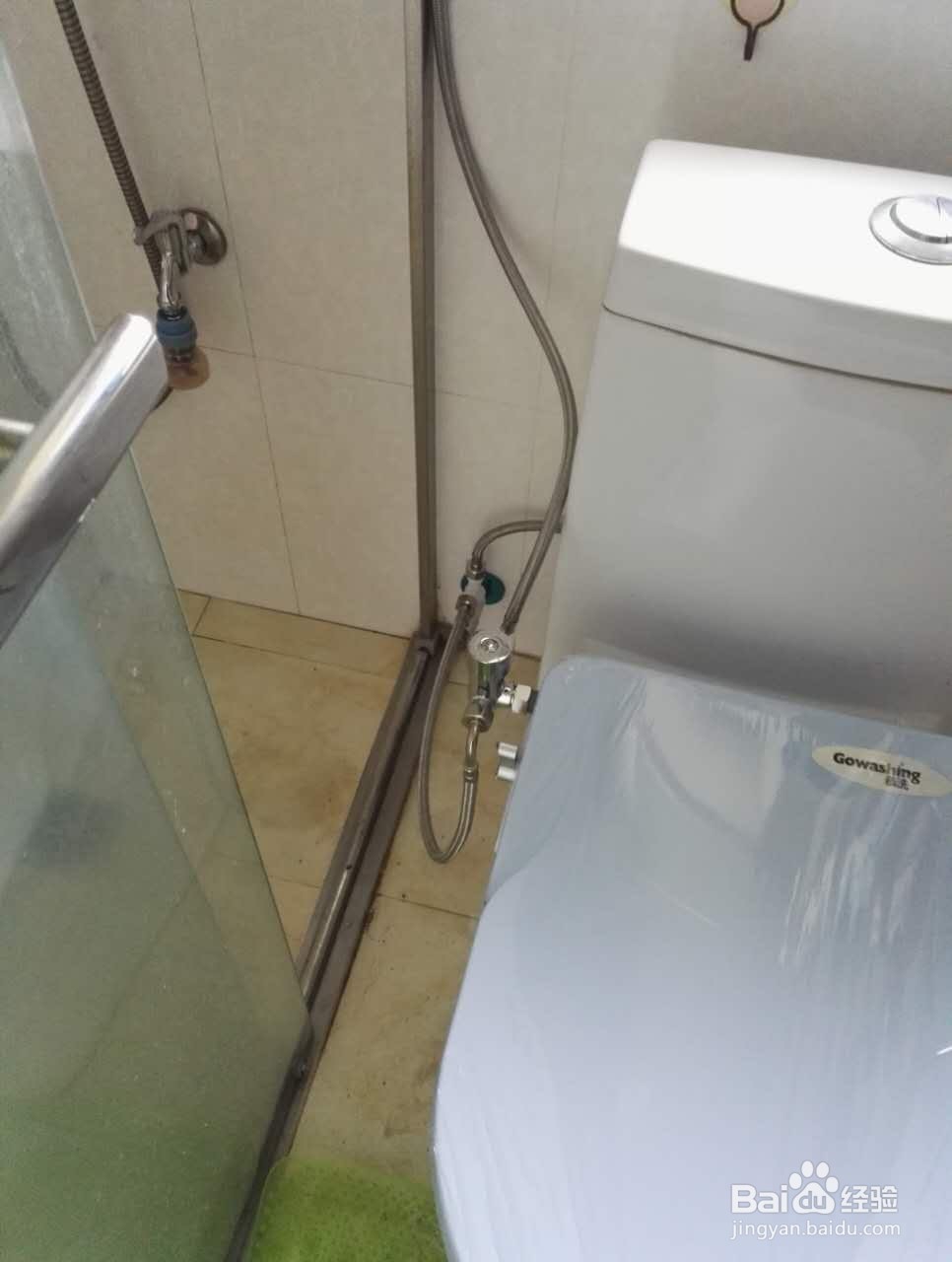 不插电的智能马桶盖要怎么接温水使用