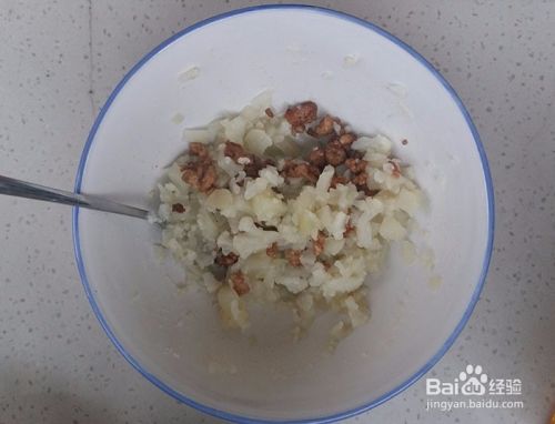 两岁幼儿的蒸菜辅食——肉酱花菜的做法