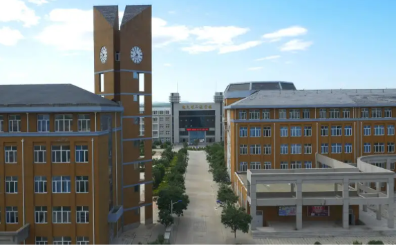 赤峰学院是一本还是二本