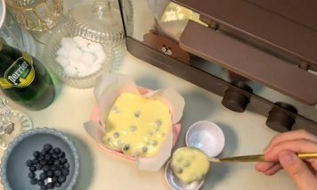 如何烤制爆浆蓝莓玛芬?