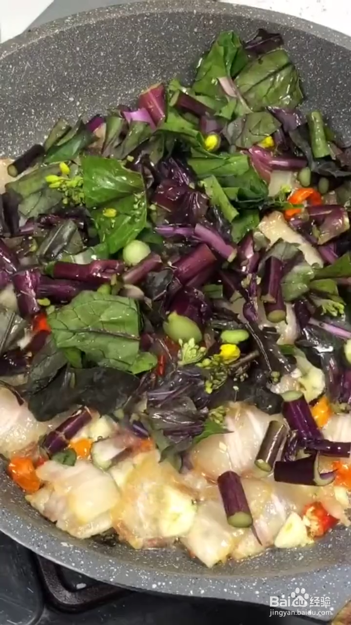 如何做出美味下饭的菜苔炒腊肉