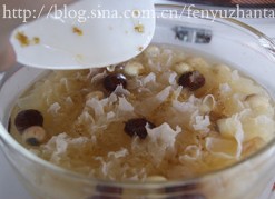莲子红枣雪耳羹