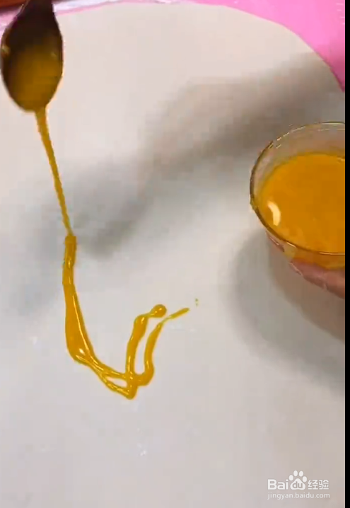如何制作外酥里嫩的小油饼
