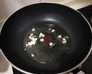 芹菜炒肉片的做法