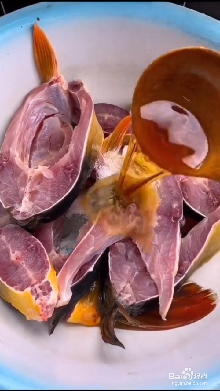 如何制作好吃的红烧鲤鱼