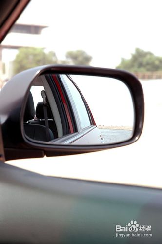 汽车倒车镜怎么调