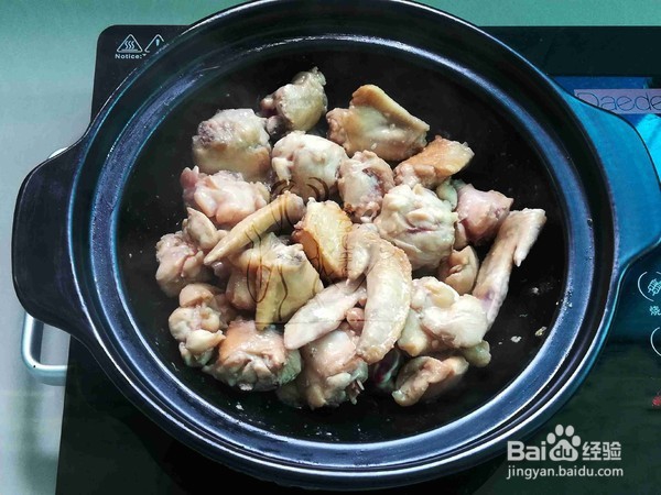 家常菜香菇豆腐焖鸡翅