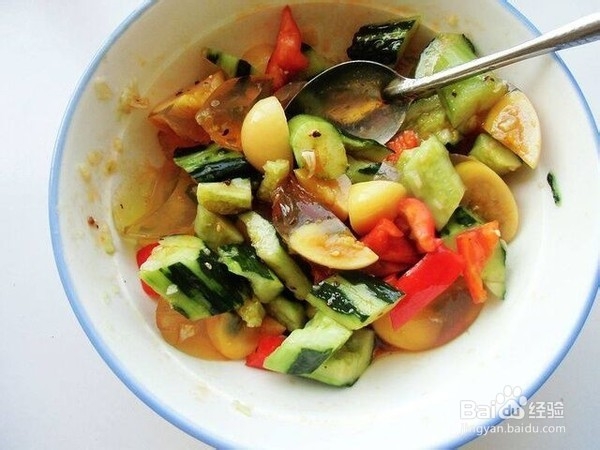 如何做美味的皮蛋拌黄瓜