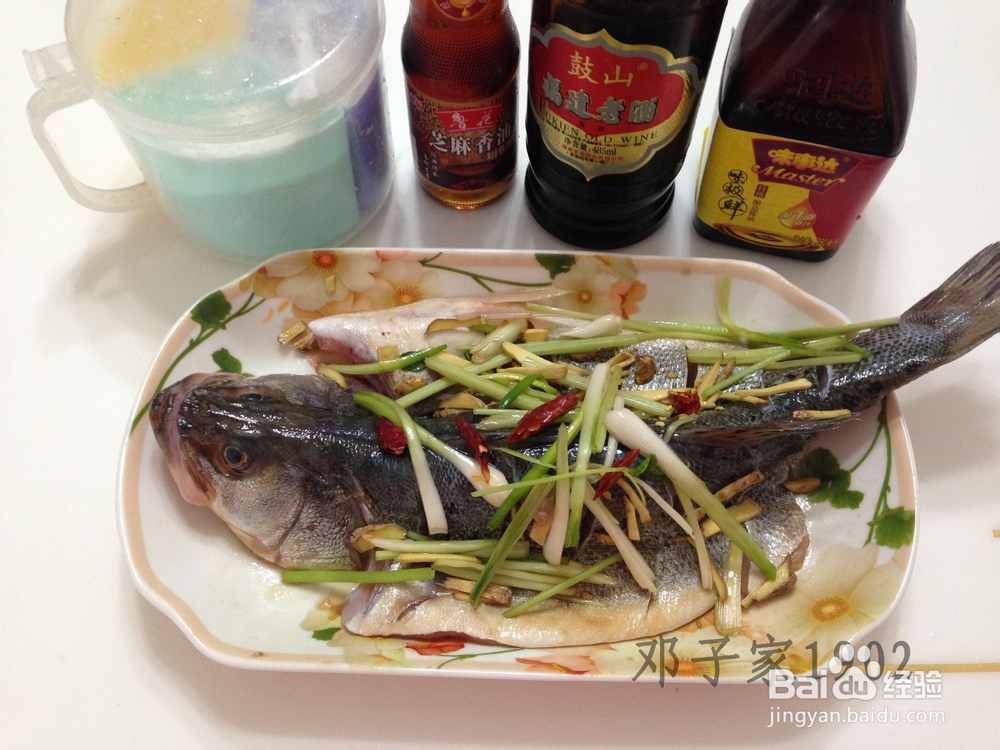 邓子家的家常菜：清蒸鲈鱼