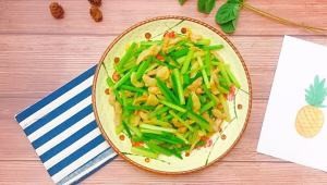 辣炒芹菜鸡胸肉