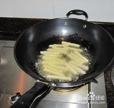 自制美味的炸薯条
