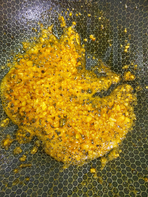 蒜香奶油虾仁意面