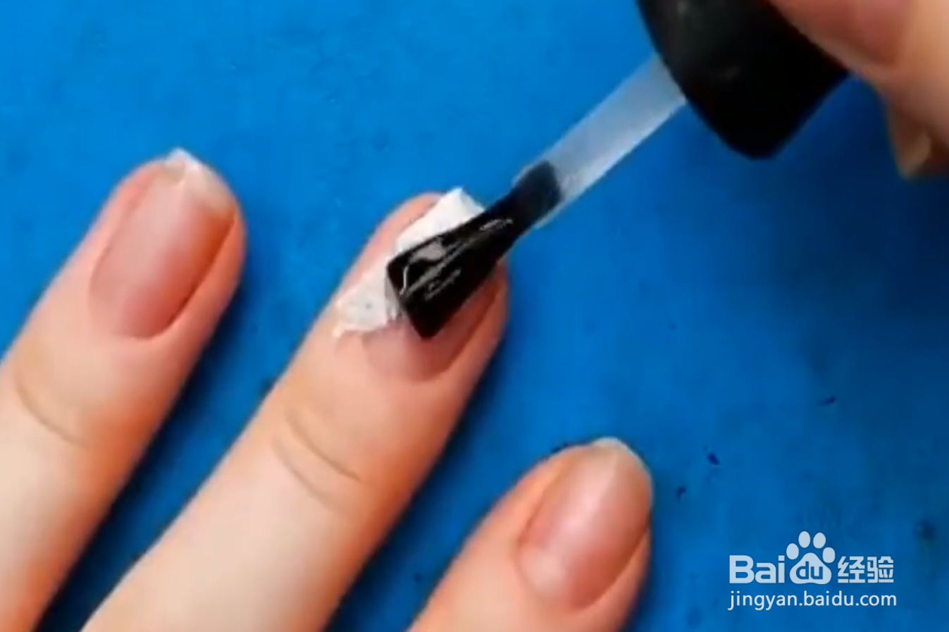 如何学会卷发和补指甲的小技巧？