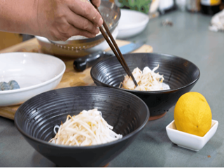 海鲜酸汤河粉怎么做？