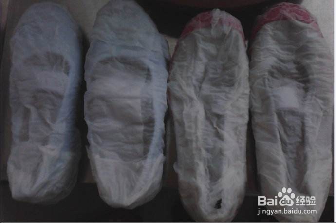 刷白色运动鞋的方法