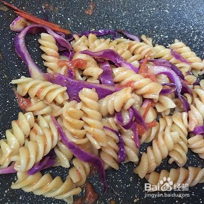 美味的番茄海鲜意面