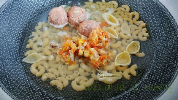 茄士菜焖肉酱面