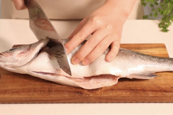 孔雀开屏清蒸鲈鱼