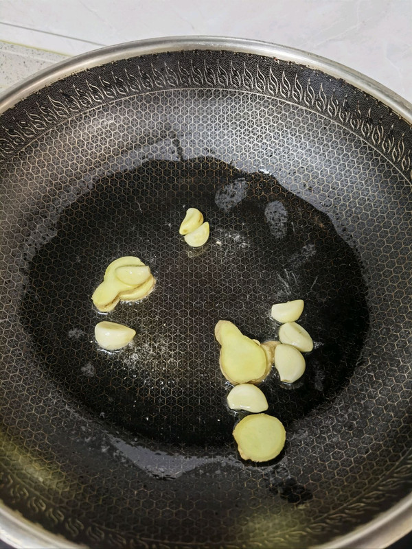 木瓜眉豆花生鸡爪汤