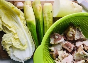 食补佳品三白（茭白白菜白萝卜）炖羊肉的做法