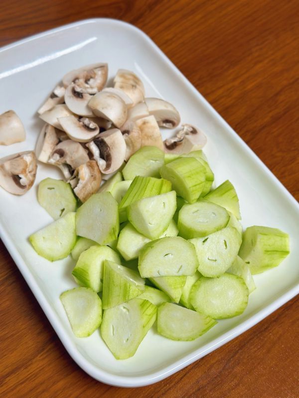 腐竹虾仁豆腐煲