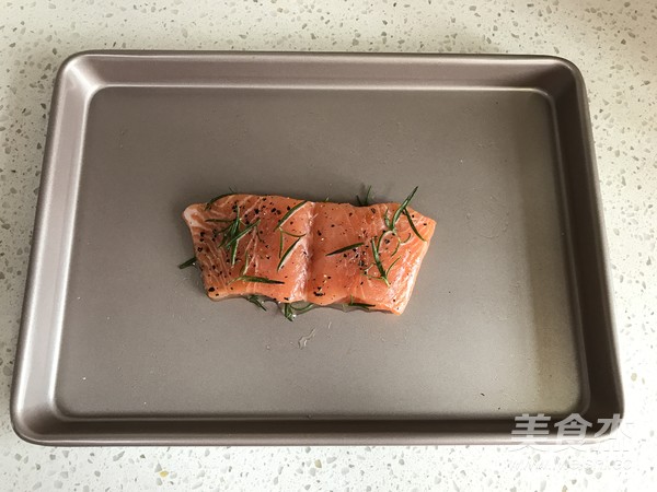 迷迭香烤三文鱼