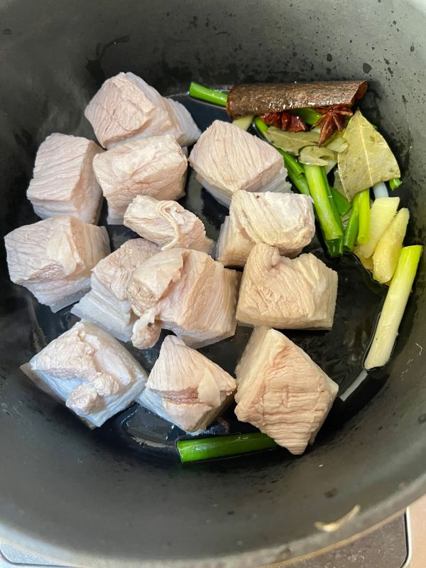 桂花鹌鹑蛋红烧肉