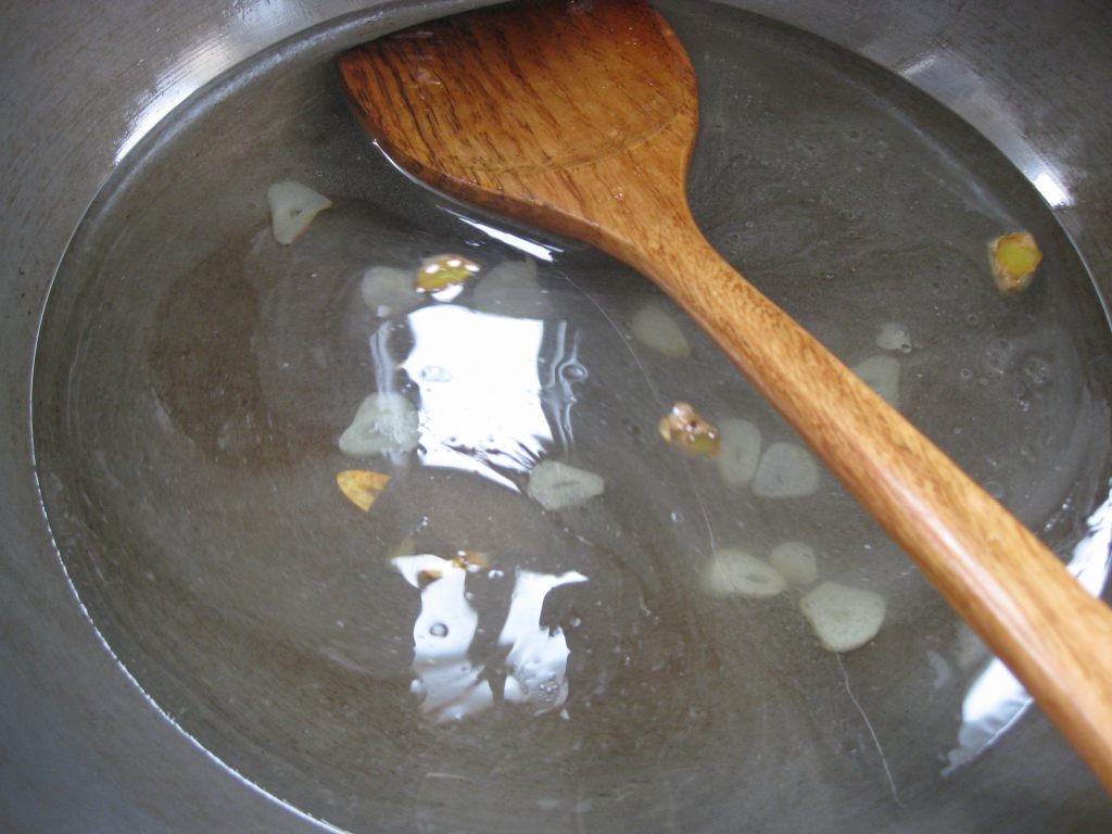 简单又美味的菠菜肉丸汤,看完你就知道!