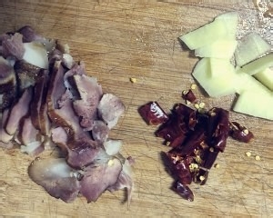 教你怎么做芦蒿炒腊肉湖南家常菜必吃