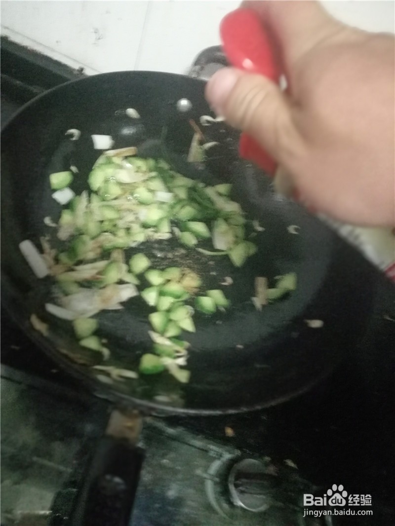 黄瓜丁炒哈喇肉