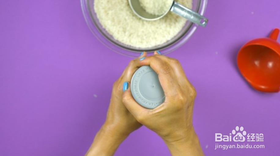 怎样制作一个让孩子享受旅行的游戏瓶子？