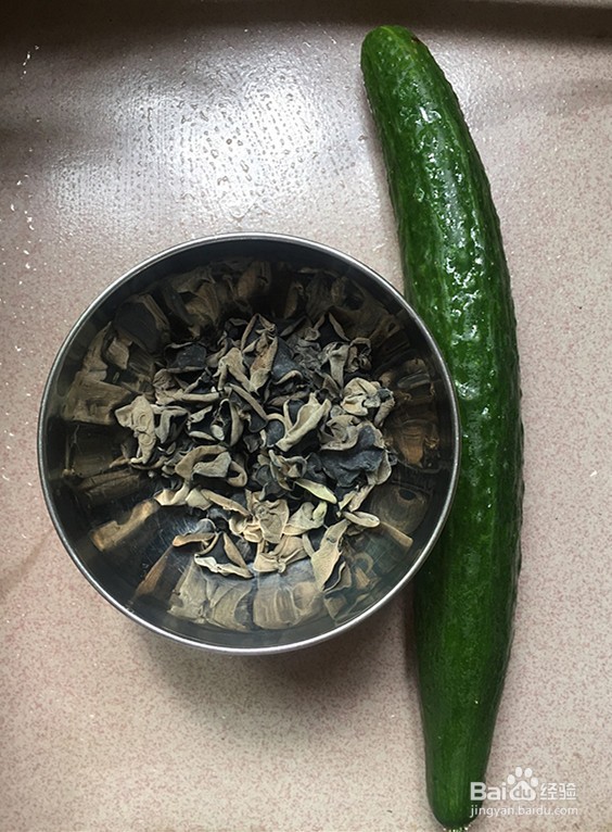 黄瓜拌黑木耳的做法