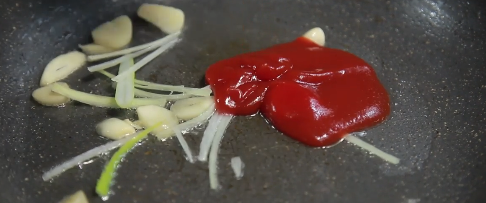 简易版油焖大虾怎么做？