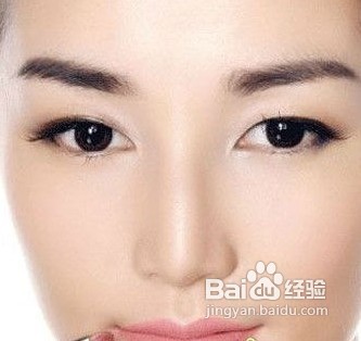 脱掉“厚面具”打造他识不破的淡妆